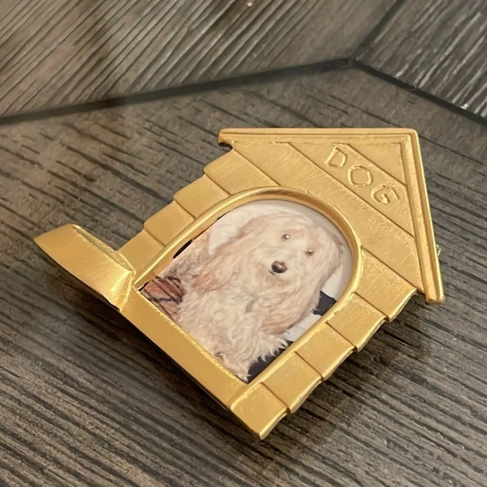 JJ Jonette Jewelry Doghouse Pin Photo Frame